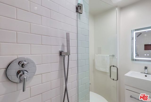 1275 Havenhurst Drive 4, West Hollywood, CA 90046