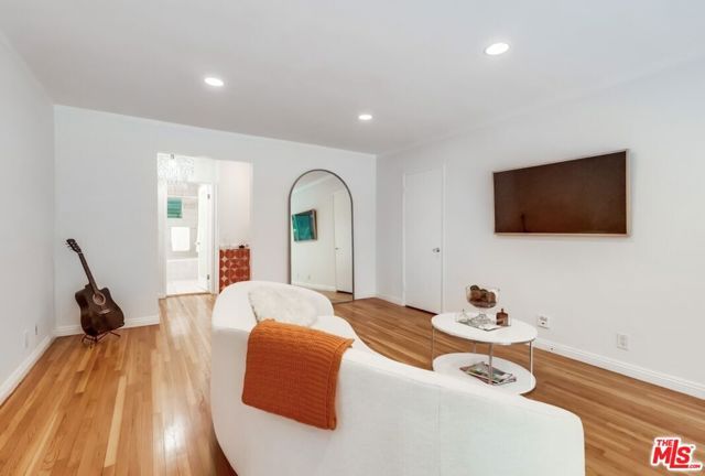 1275 Havenhurst Drive 4, West Hollywood, CA 90046