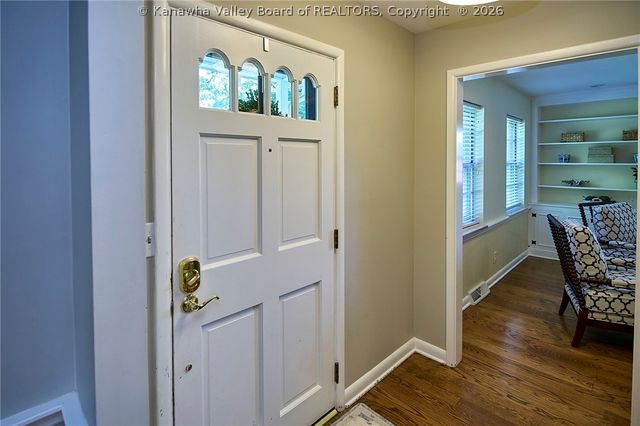 909 Chestnut Road, Charleston, WV 25314