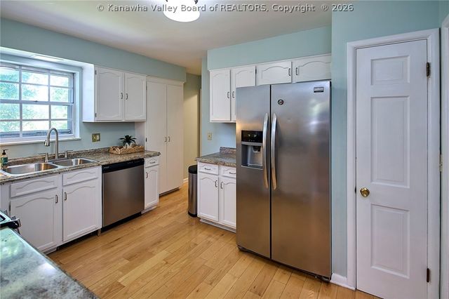 909 Chestnut Road, Charleston, WV 25314