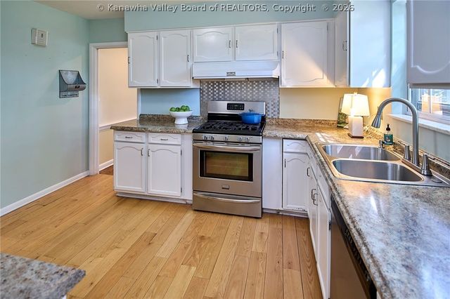 909 Chestnut Road, Charleston, WV 25314