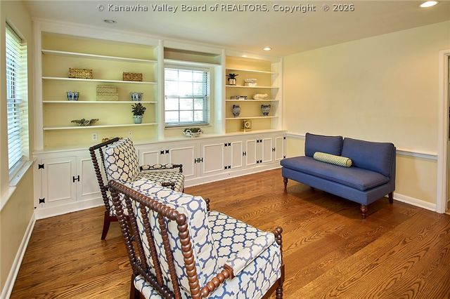 909 Chestnut Road, Charleston, WV 25314