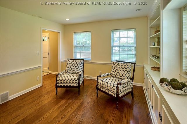 909 Chestnut Road, Charleston, WV 25314