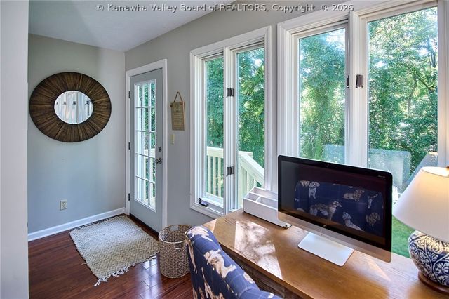 909 Chestnut Road, Charleston, WV 25314