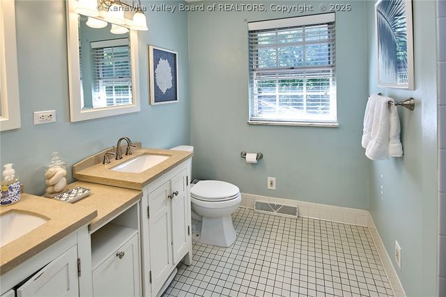 909 Chestnut Road, Charleston, WV 25314