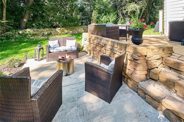 909 Chestnut Road, Charleston, WV 25314