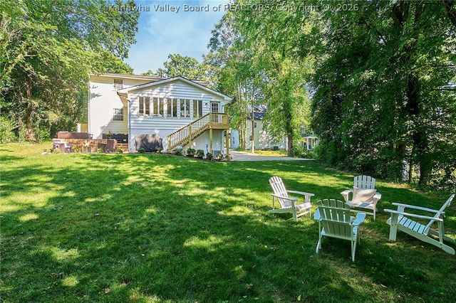909 Chestnut Road, Charleston, WV 25314