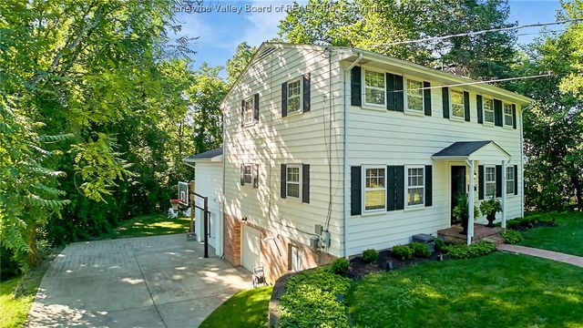 909 Chestnut Road, Charleston, WV 25314