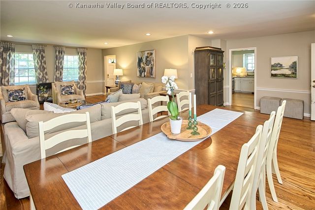 909 Chestnut Road, Charleston, WV 25314
