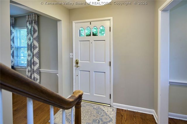 909 Chestnut Road, Charleston, WV 25314