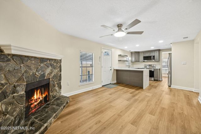 7611 MC COWAN Drive, Jacksonville, FL 32244