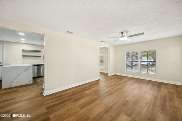 7611 MC COWAN Drive, Jacksonville, FL 32244