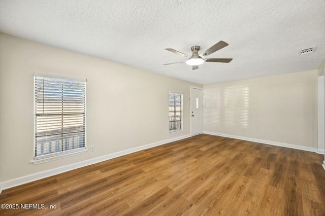 7611 MC COWAN Drive, Jacksonville, FL 32244