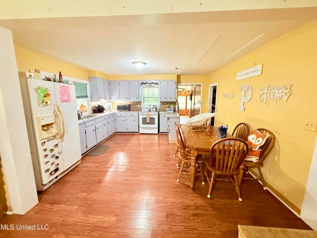 856 Meadowbrook Road, Grenada, MS 38901