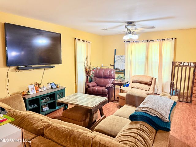 856 Meadowbrook Road, Grenada, MS 38901