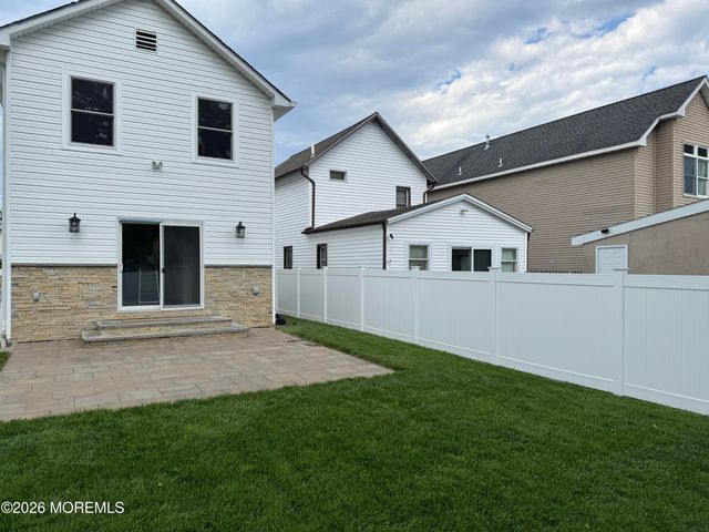 13 Locust Avenue, Red Bank, NJ 07701