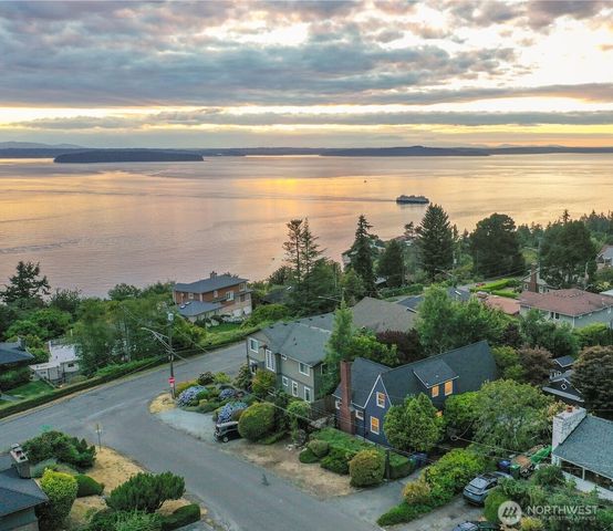 4432 SW 102nd Street, Seattle, WA 98146