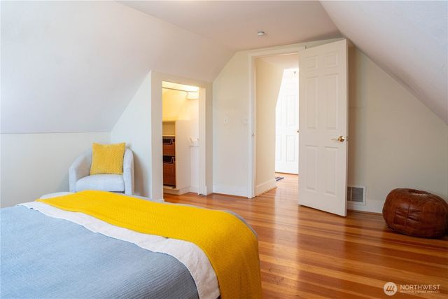 4432 SW 102nd Street, Seattle, WA 98146