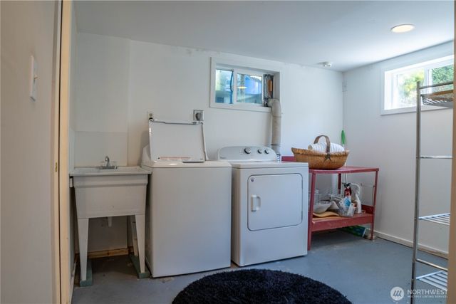 4432 SW 102nd Street, Seattle, WA 98146