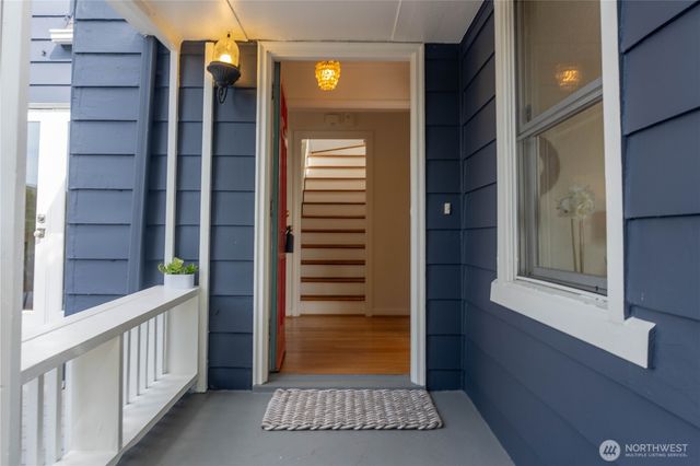 4432 SW 102nd Street, Seattle, WA 98146
