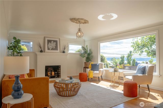 4432 SW 102nd Street, Seattle, WA 98146