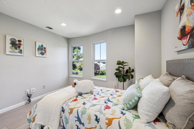 1107 Outrigger Lane, Foster City, CA 94404