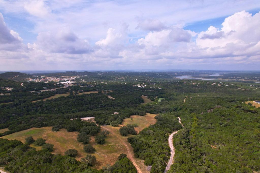 8452 Corral LN, Lago Vista, TX 78645