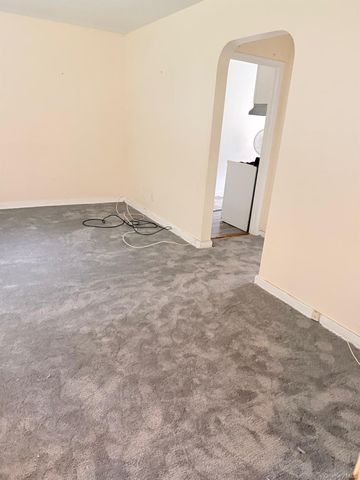 261-09 Langston Ave 1, Glen Oaks, NY 11004