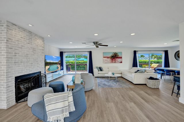 3251 NW 114th Avenue, Coral Springs, FL 33065