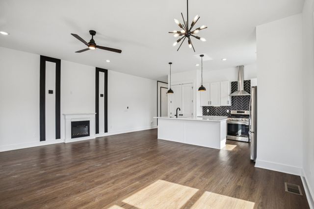 2211 18th Ave, N, Nashville, TN 37208