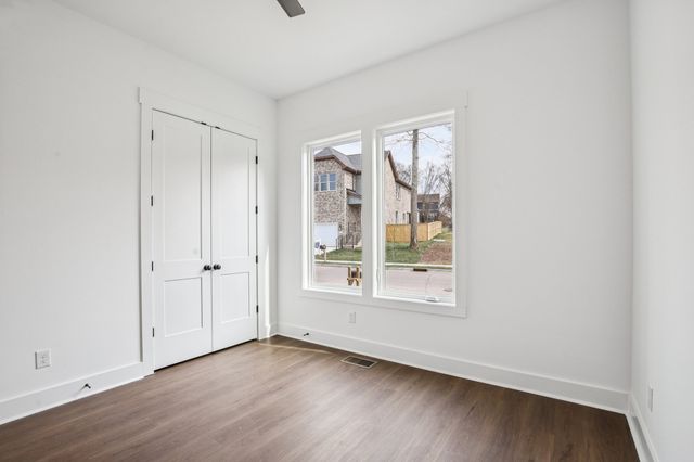 2211 18th Ave, N, Nashville, TN 37208