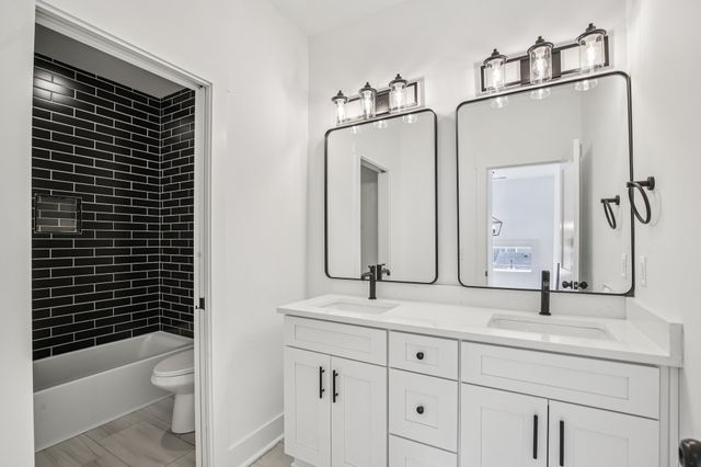 2211 18th Ave, N, Nashville, TN 37208