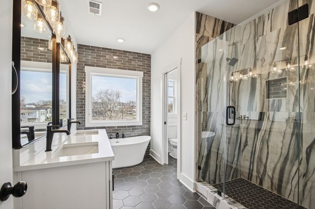 2211 18th Ave, N, Nashville, TN 37208