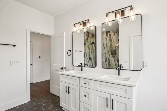 2211 18th Ave, N, Nashville, TN 37208