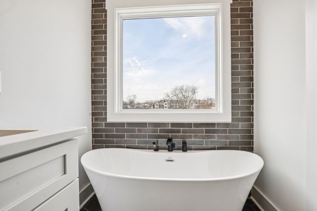 2211 18th Ave, N, Nashville, TN 37208