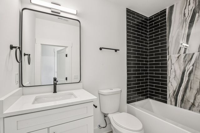 2211 18th Ave, N, Nashville, TN 37208