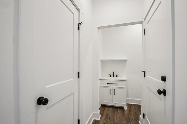 2211 18th Ave, N, Nashville, TN 37208