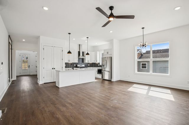 2211 18th Ave, N, Nashville, TN 37208