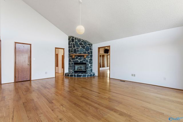 5000 Sunset Bluff SE, Huntsville, AL 35803