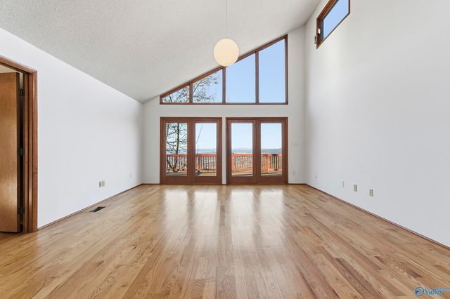 5000 Sunset Bluff SE, Huntsville, AL 35803