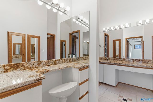 5000 Sunset Bluff SE, Huntsville, AL 35803