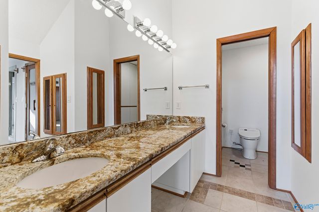 5000 Sunset Bluff SE, Huntsville, AL 35803