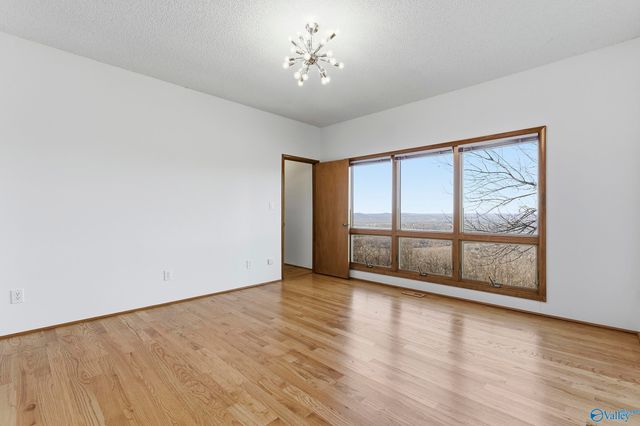 5000 Sunset Bluff SE, Huntsville, AL 35803