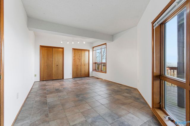 5000 Sunset Bluff SE, Huntsville, AL 35803