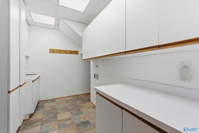 5000 Sunset Bluff SE, Huntsville, AL 35803