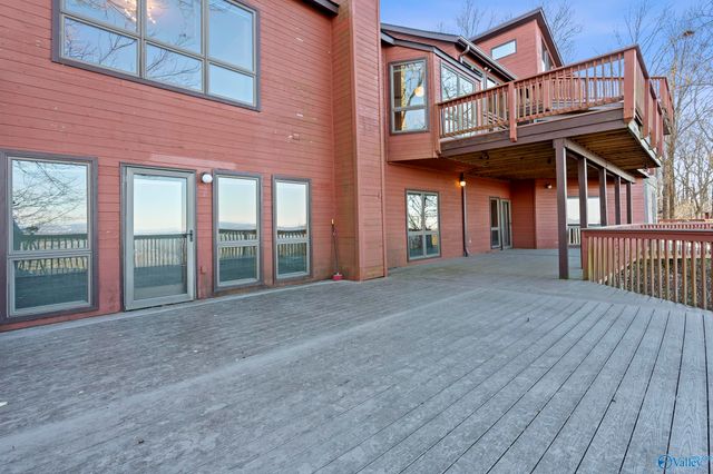 5000 Sunset Bluff SE, Huntsville, AL 35803