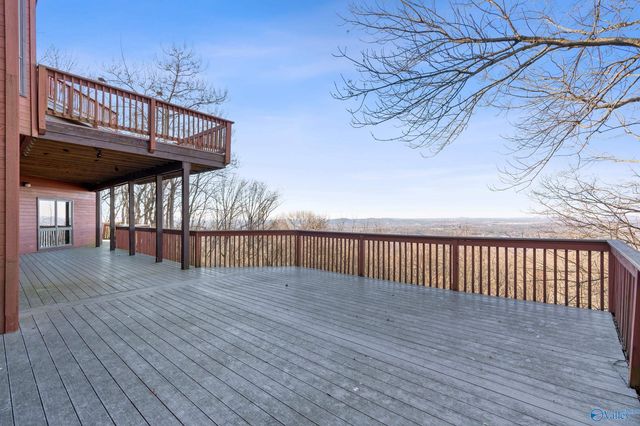 5000 Sunset Bluff SE, Huntsville, AL 35803