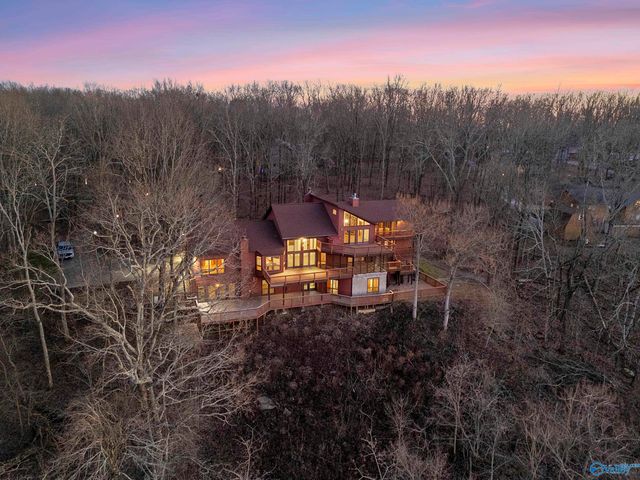 5000 Sunset Bluff SE, Huntsville, AL 35803
