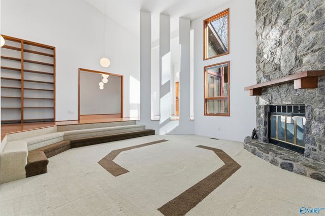 5000 Sunset Bluff SE, Huntsville, AL 35803