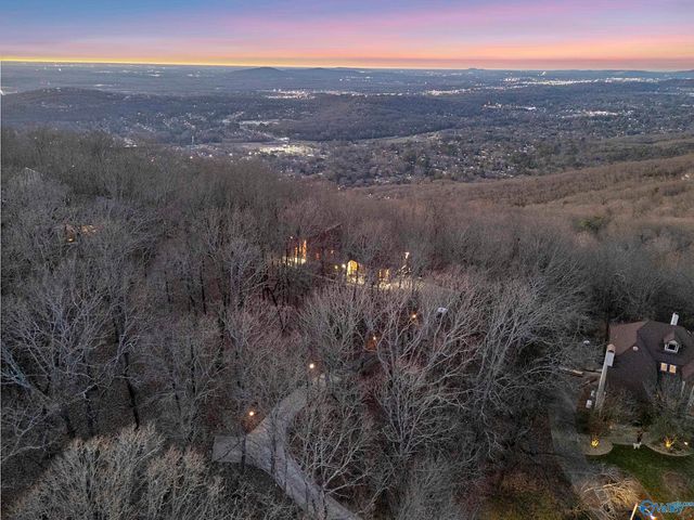 5000 Sunset Bluff SE, Huntsville, AL 35803